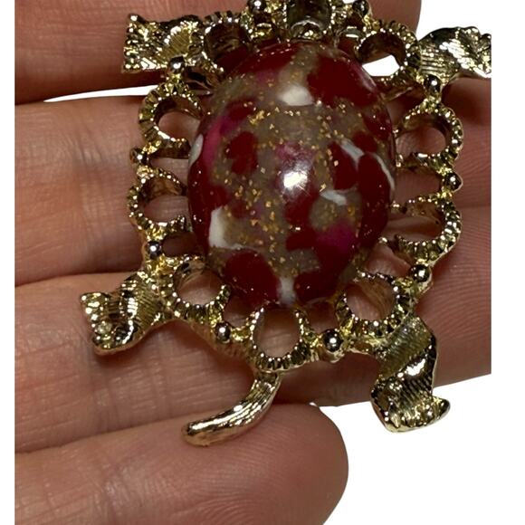 Gerry’s Turtle Brooch Lucite Gold Tone Oval Cabochon Vintage Tortoise Belly Pin - Picture 11 of 11